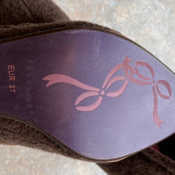 ADORABLE! Brown pumps. Size 7 (37)! SO UNIQUE AND EYE-CATCHING! - Picture 4 of 4